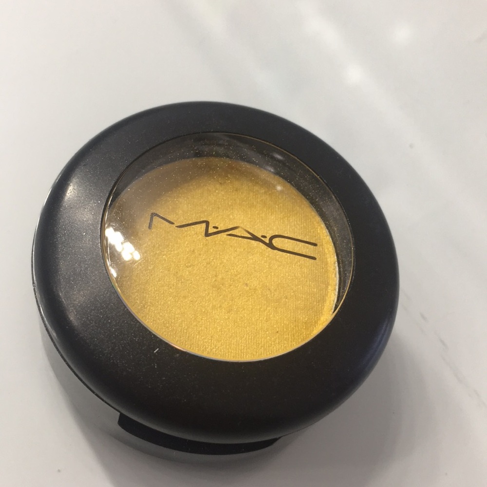 Mac eyeshadow